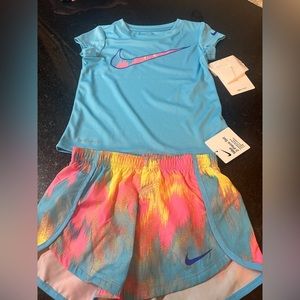 Nike set size 4T